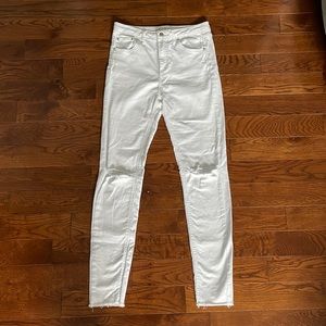 White Wild Fable jeans with holes on knees size 6
